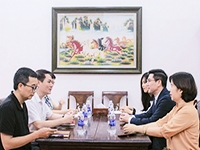 Visite de courtoisie du directeur du Centre culturel de Chine à la Bibliothèque nationale du Viet Nam